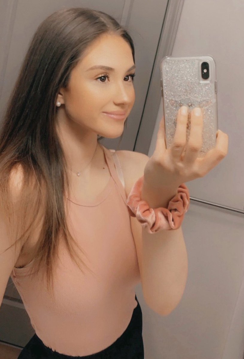 HaleyCakes_'s tweet photo. This is my yearly twitter post https://t.co/m7QPFXSNf6