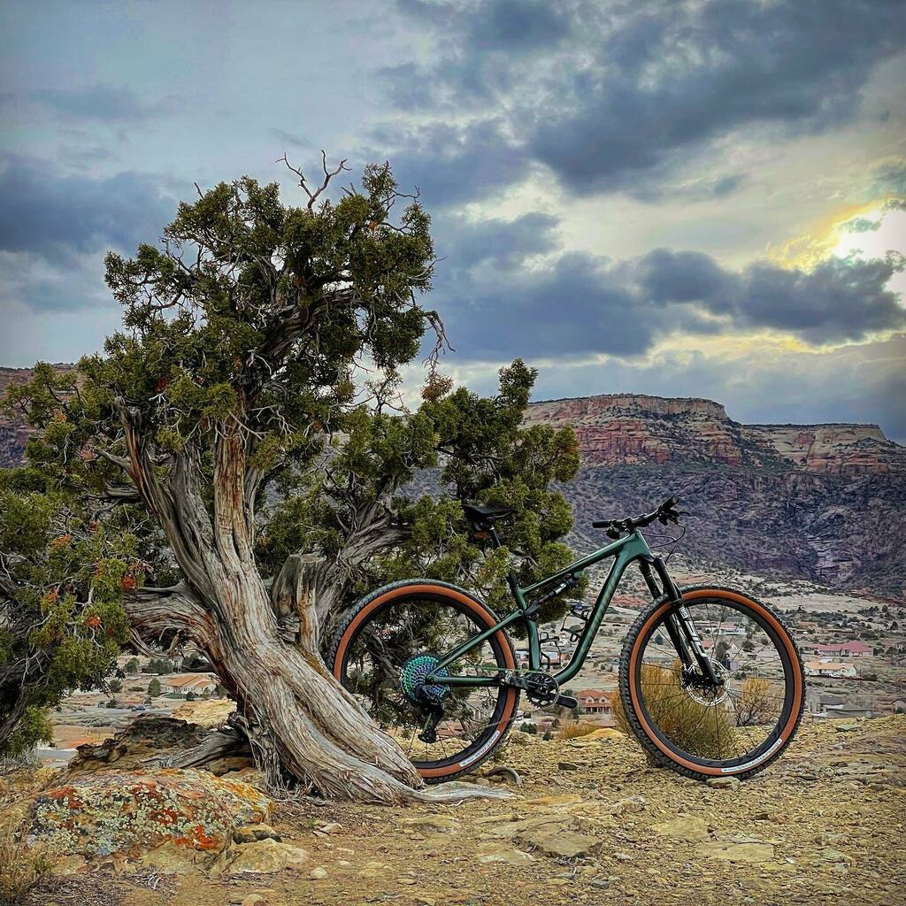 Have I found The One?

One bike to rule them all? Impossible. But...getting there.

First ride on the Specialized Epic Evo S-Works on the western slope and it’s as good as it looks.

Test ride this exact bike <a href="/s/">『S』</a>pecializedboulder.
-
@iamspecialized_mtb @s… instagr.am/p/CMyJha-laVj/