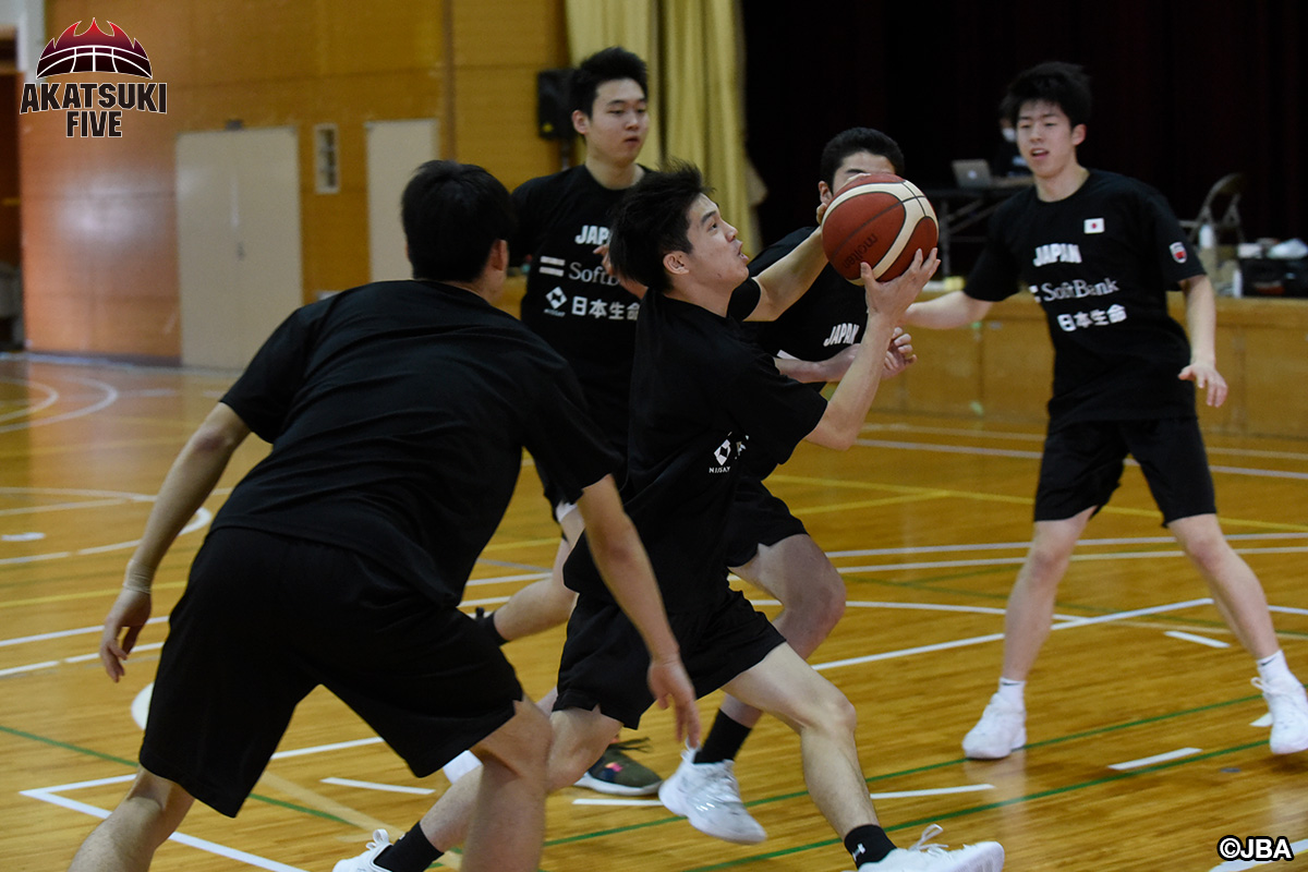 高校バスケby日本バスケットボール協会 Jba Akatsukifive 男子u19日本代表チーム エントリーキャンプ 17年以来4年ぶりに世界への挑戦権を得た男子u19日本代表は現在 強化ならびに選考合宿を開催中 T Co 9i8un6l3hv Fiba U19