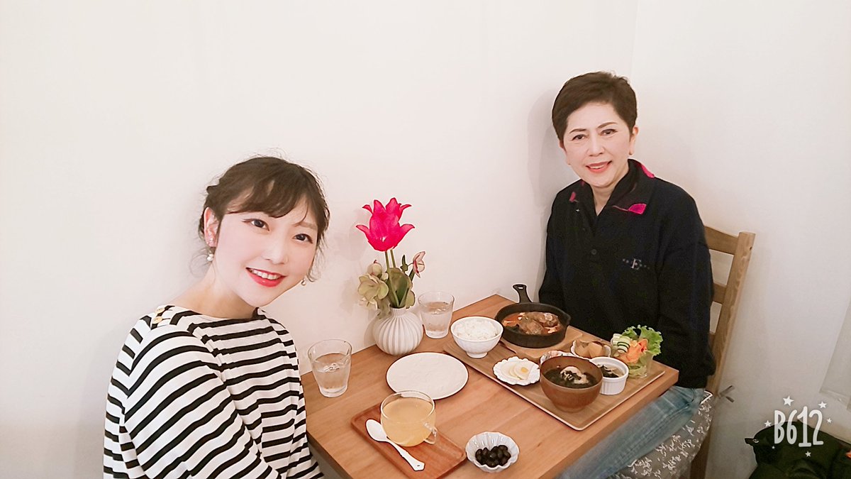 Yuuurin V Twitter 池尻大橋で指導していた従業員さんが今は三茶で頑張っています 前職の大切なお仲間です 池尻では大変お世話になりました その方のご家族が経営されているカフェまめさやさん すべておいしくおすすめです 乾物カフェまめさや 上町駅