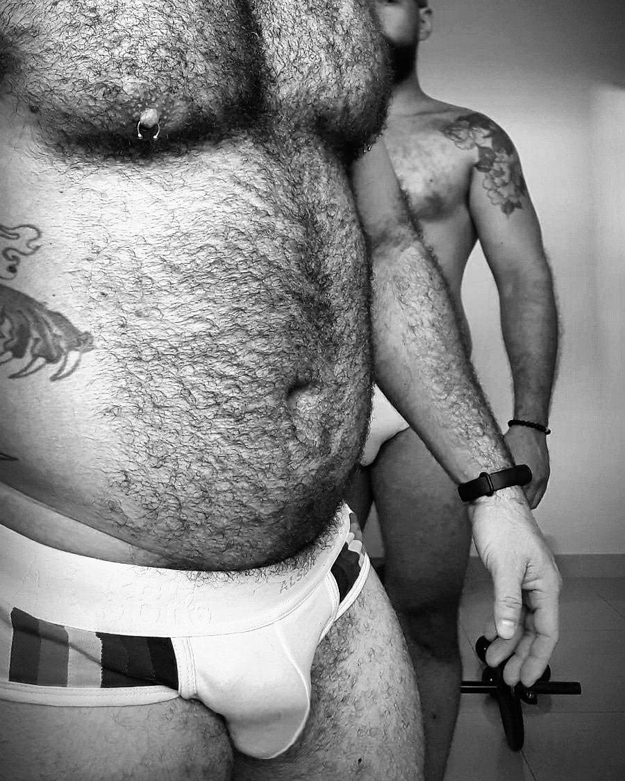 Barbudosinlove's tweet photo. Meu urso gostoso, tesudo🐼🍼🍆😋 #barbudosinlove #barbudoxbarbudo #ursos #loveislove #barbudosinlove #ursosafado #ursodobrasil #homensdecuecabranca #homensqueseamam #homempeludo #cuecas #barbudosepeludos #barbados #ursomagia #amordeursos #homempeludo #homembarbado https://t.co/otbZVwr7yc