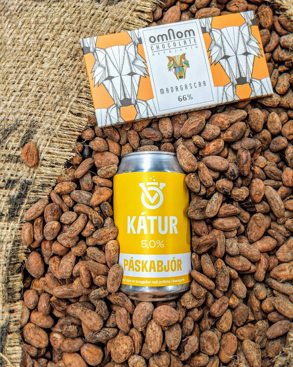 olverkbrewpub's tweet photo. Hefur þú smakkað Kát, nýja páskabjórinn frá Ölverk? 🐣
⭐ Kátur er ljós ,,pastry cream ale", þar sem Omnom kakóbaunahýði frá Madagaska og kókosflögur koma saman og gæða bjórinn ávaxtaríkum súkkulaðikeim. ⭐
Gleðilega páska!
#olverk #beer https://t.co/omcHi2PJdF