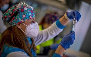 RussSL's tweet image. #AstraZeneca’s repeated #missteps in reporting vaccine data coupled with a blood clot scare could do lasting damage to the credibility of shot that is linchpin in the global strategy to stop the coronavirus pandemic, potentially even undermining vaccine... buff.ly/2NMi4Rf