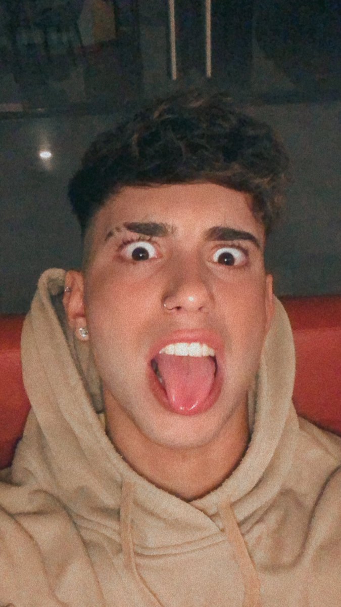 Lucascorbo5's tweet photo. 😝😝 https://t.co/RgLlxh9cF2