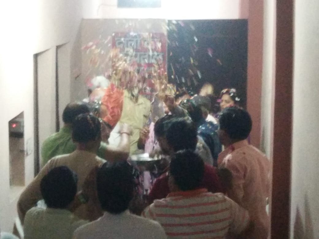 SeemaSri_BJP's tweet photo. फूलबाग मंडल के वार्ड 16 और वार्ड 60 में होली मिलन कार्यक्रम में उपस्थित रही। #4YearsOfGoodGovernance #होली https://t.co/Hmgm40QWBY