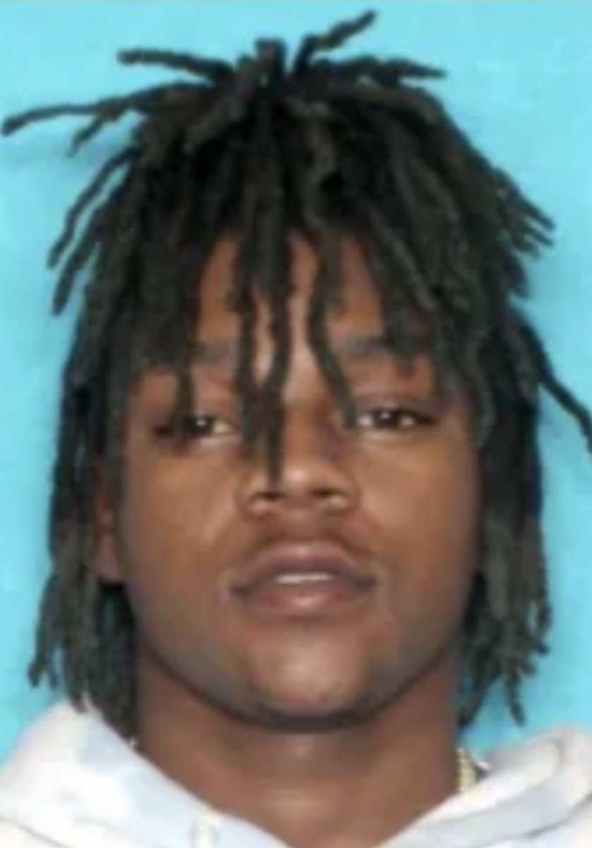 DallasTexasTV's tweet photo. Dallas Police searching for 21 yr old Jonathanlacory Terrell Rogers after he shot 8 and killed one at Pryme Bar in Dallas. https://t.co/8x5DTgKixC