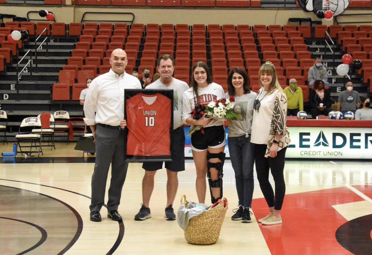 OEVBwolves's tweet photo. Congrats to alumni Meghan Delaney on her senior night and having her #10 jersey retired at Union University! So proud of you on all your hard work and accomplishments! https://t.co/94LlOnzWTC