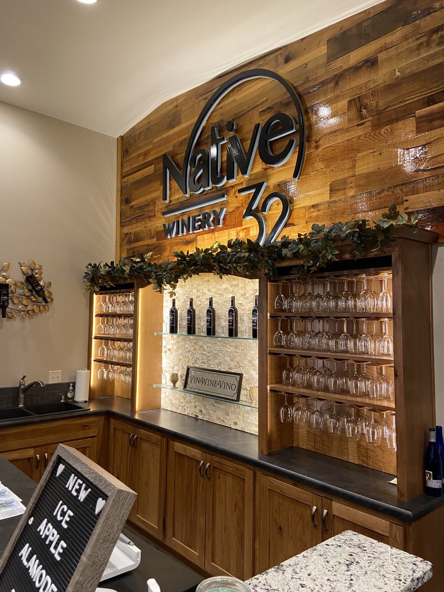 MafiaManure's tweet photo. One of the stops today with a great group of Nebraska Corn Growers Association Class V Prime members @Qconnealy19 #fyp #native32winery #necga https://t.co/VZuaLveRms
