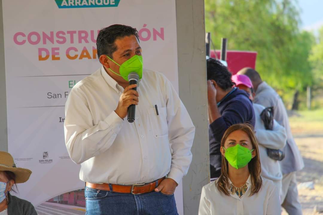 LaloMaldonadoSF's tweet photo. 🚧Iniciamos los trabajos de construcción de la primera etapa de caminos de las comunidades Los Barcos-Lindero y Estanzuela.
Las y los habitantes de estas comunidades serán beneficiados y también de zonas aledañas.
#SanFelipeesProgreso #UnionTradicionyProgreso https://t.co/yjRXxVwErn