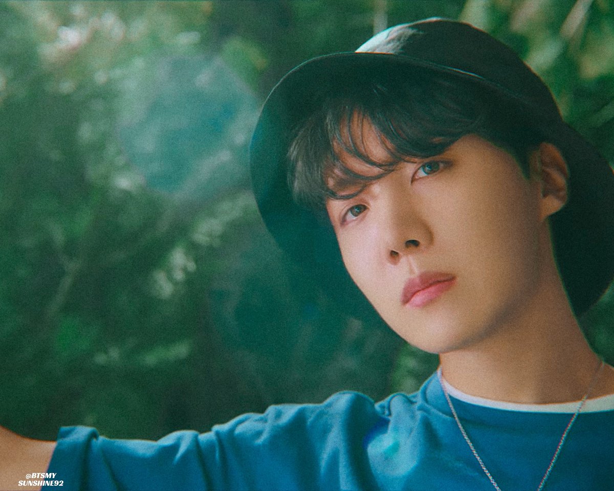 BTSMySunshine92's tweet photo. JHOPE 🌿🐿️ - FILA Project 7 : BACK TO NATURE 

#BTS #방탄소년단 @BTS_twt https://t.co/K1M2L57JZb