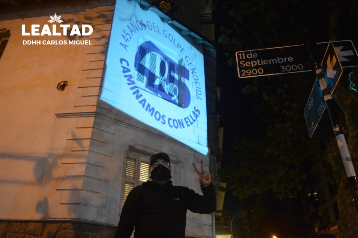 LaCarlosMiguel's tweet photo. El frente de DDHH de la Corriente Militante Lealtad se une a la vigilia por el 24 de marzo en el marco de la convocatoria "Proyectorazo" Reafirmamos nuestro compromiso: Memoria, Verdad y Justicia, SIEMPRE! @JoseLuisZerillo
@_verolagos_
#CaminamosConEllas
#PlantamosMemoria https://t.co/2rR1Muo4er
