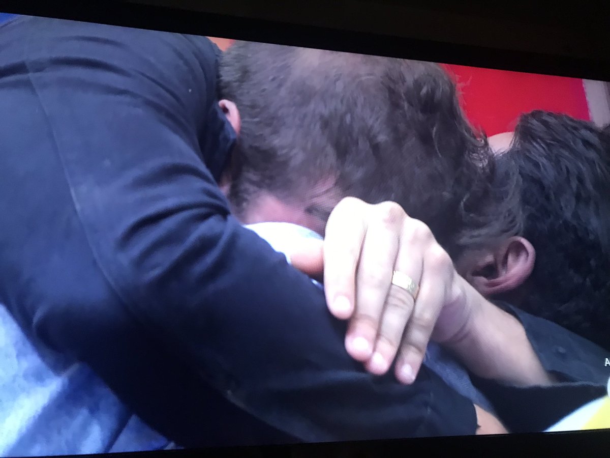 brunomotta's tweet photo. o brasil e sua tradição de não separar casais no paredão https://t.co/9HX3f5Vxj0
