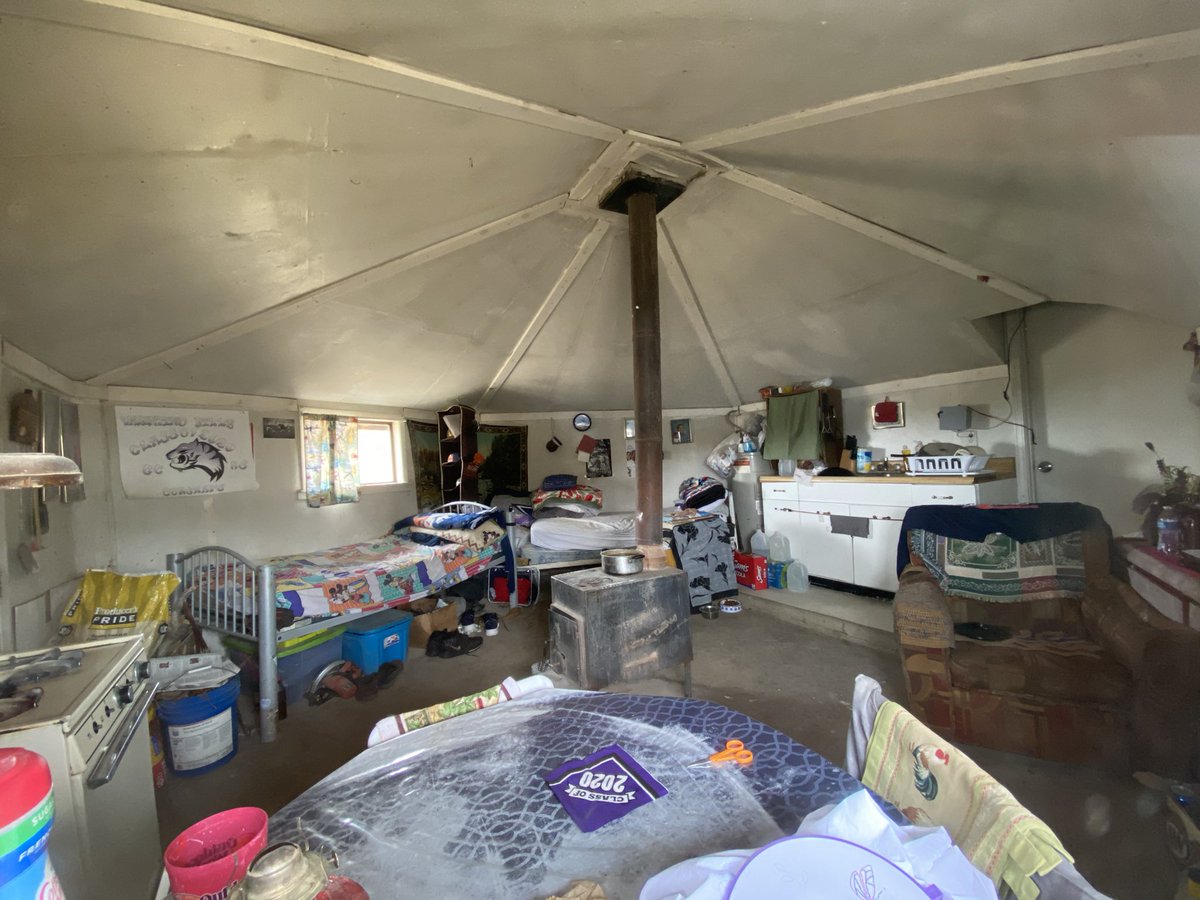 Loren_Anthony_'s tweet photo. Thread story time: Terry and her family put together all the mutual boxes while other projects where in motion. Randy and I, went out into the cold weather to distribute the mutual boxes to high risk elders. @ChizhForCheii couldn’t have made as big of an impact without your help https://t.co/dMX59exkNv