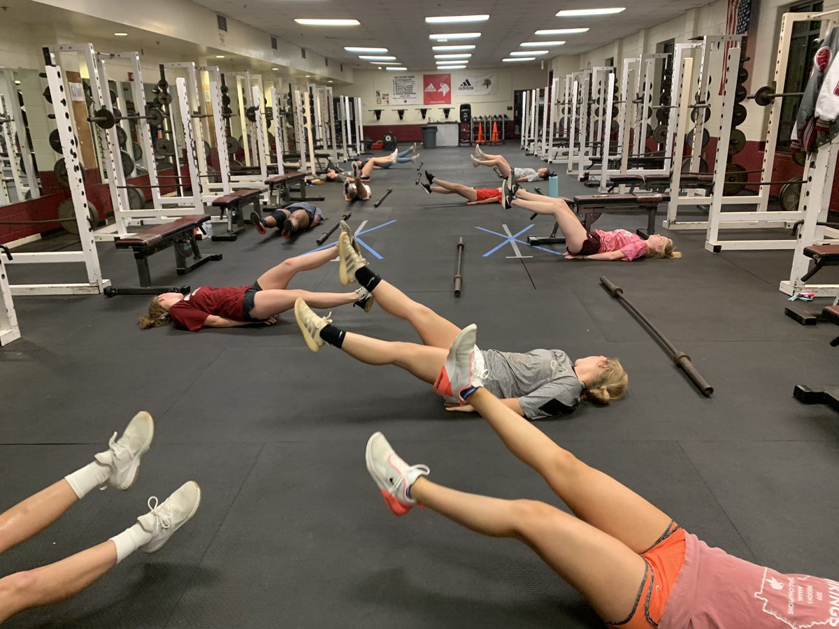 NGHSVIKINGSB's tweet photo. Hitting the weights again this morning! #totalbodytuesday 💪🏼 https://t.co/y7NigR76sd