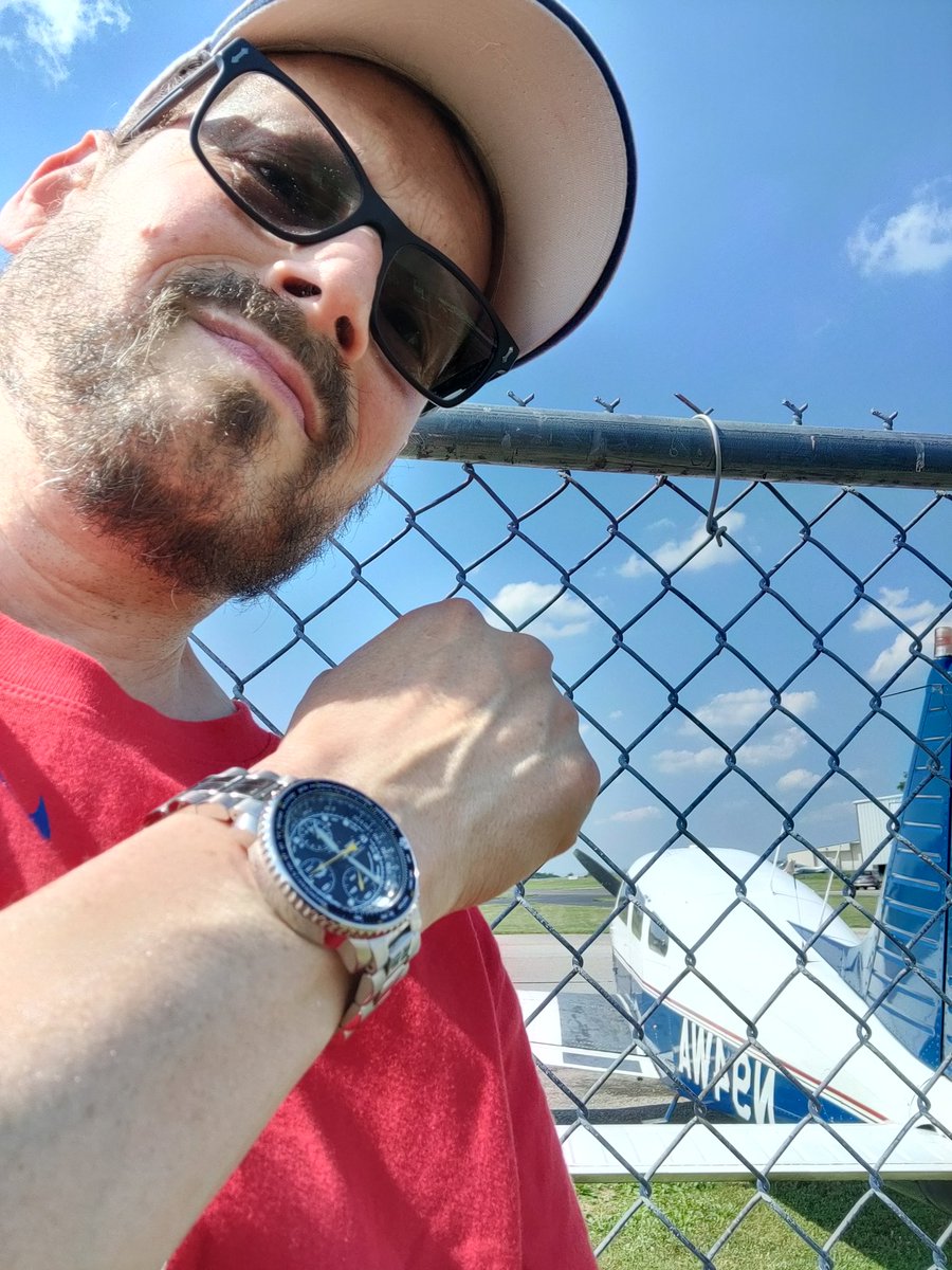 WatchYouKnow1's tweet photo. Seiko SNA411 "Flighty" is one of my favorites!
Here's my review of this great watch:
https://t.co/4lQ5y2SY0f
#pilotwatch #seikolover #Seiko #seikoflightmaster #japanwatch #watchesofinstagram #wristcandy #wristwatchaddict #toolwatch #urbangentry https://t.co/phSaqxsZFt