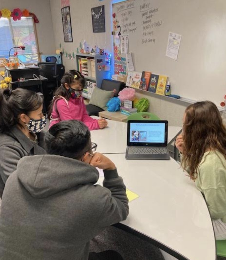 ProfeColumba's tweet photo. Our scholars presenting and explaining their growth in their competencies to our Lobo families. Nuestros becarios presentando y explicando su crecimiento en sus competencias a nuestras familias Lobos. @CajonValleyUSD @langacadpta @BosLangAcademy @MtraRamosR @NerelWinter https://t.co/ggn2uJQOj9