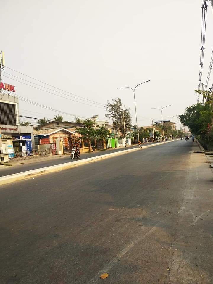 PiggySu5's tweet photo. #Today(24.3.2021)

#WhatHappeningInMyanmar
#BurmaSilenceStrike2021
#March24Coup
#InMandalay https://t.co/yKwpL4K6EX