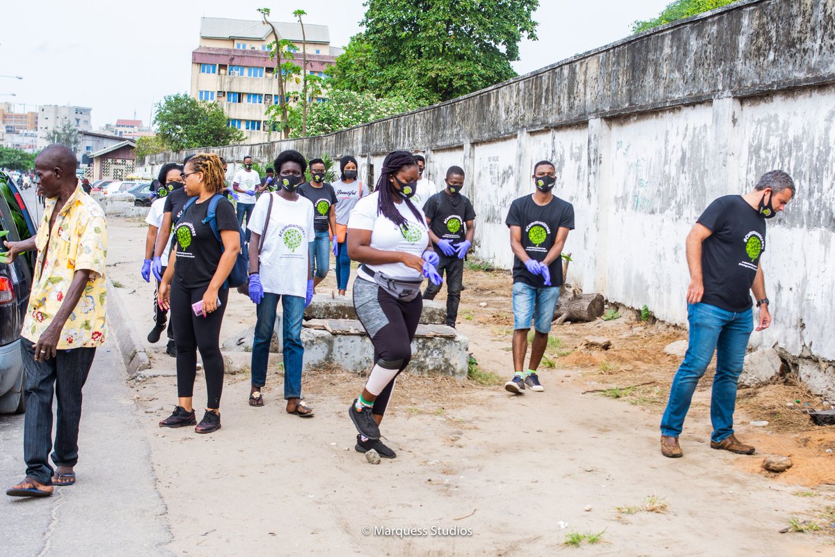 mblexxyn's tweet image. Ikoyi/Obalende #communitrees planting exercise @SustyVibes. I love this group