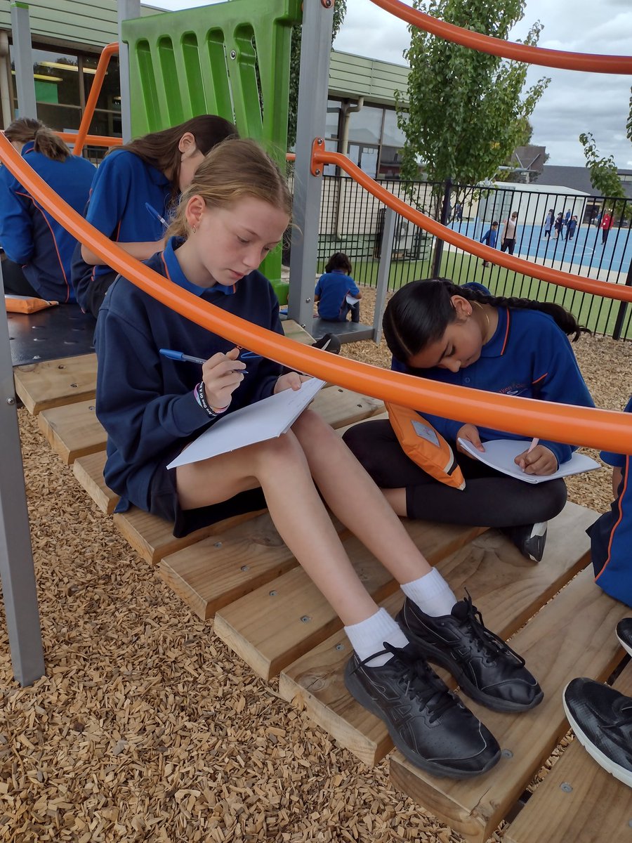 MissB_ACPS's tweet photo. 5E enjoying some writing time outside. @AitkenCreekPS https://t.co/60ItlApuM5