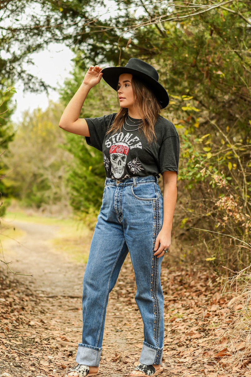 jaclynj0nes's tweet photo. Tip your hat to the cowboy ⚡️ https://t.co/vCDb2E0pSj