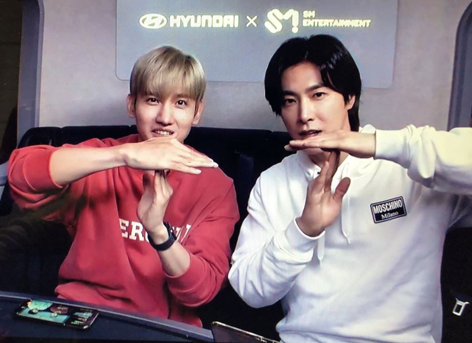 kamoonhuntress's tweet photo. Do what you want, but if Changmin gonna be the MC we must support him too. Maybe he is doing it to support Yunho too and make him relief in this moment, jus think about it. https://t.co/aQFsY4pmVb