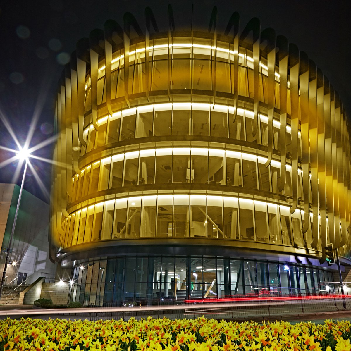 HuddersfieldUni's tweet photo. 💛 Oastler Building: March 23, 2021 💛
#DayOfReflection #LightforLives
@mariecurieuk https://t.co/2MVltth6fa