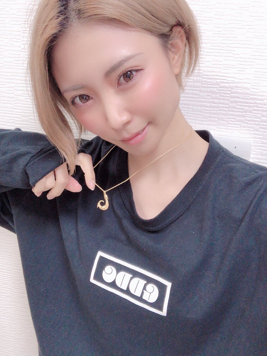 213kanapyon's tweet photo. 今回HPとカタログ冊子に採用された
@aab_japan さんのハワイアンジュエリーは
サージカルステンレス製だから、
アレルギーと肌弱くても安心なの🥺🌸 https://t.co/AzUo4JOA53