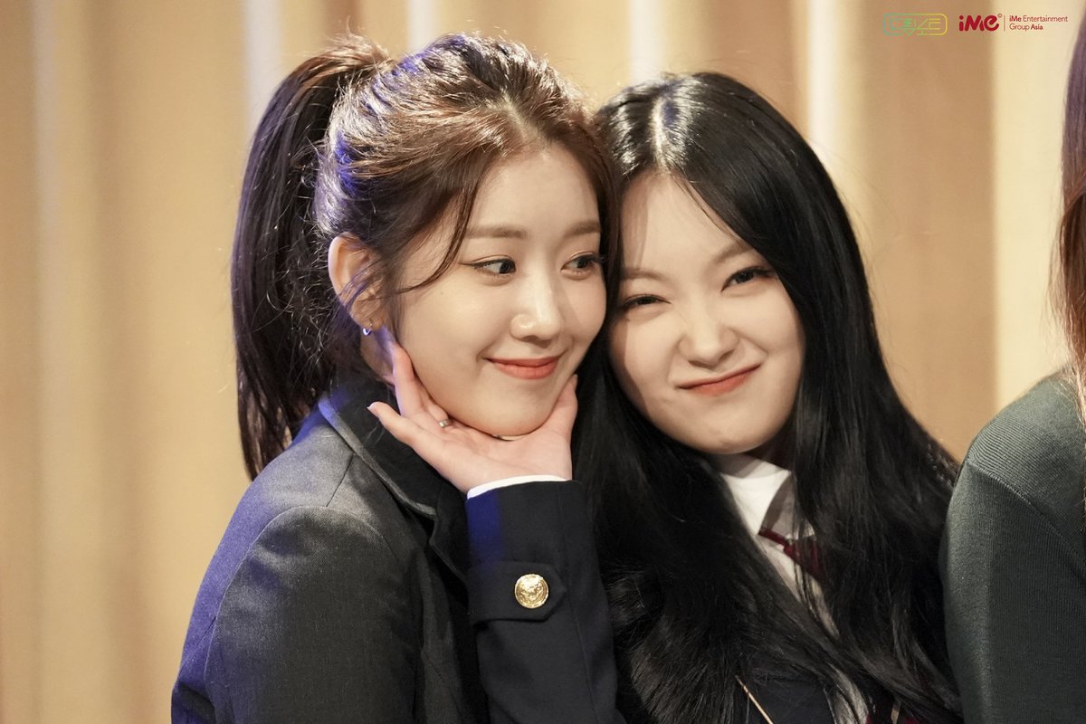 ChoiBoniPics's tweet photo. #드림노트 #최의정 #보니 #페이지
#DreamNote #ChoiEuijeong #Boni #Page #Wish #Miso #Sumin  

Boni with Miso &amp; Sumin💕 https://t.co/uBcuAlGEFz