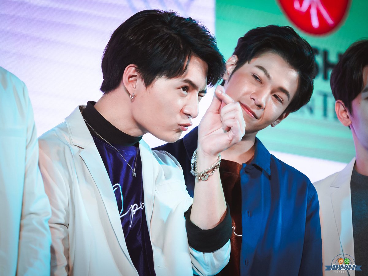 seesigna's tweet photo. ไม่ได้ #ใช้สายตาเยอะไป แค่กลัวใช้หัวใจมันไม่พอ ฮริ้ววววว 🤣🤣🤣 https://t.co/3npL6BilZ1