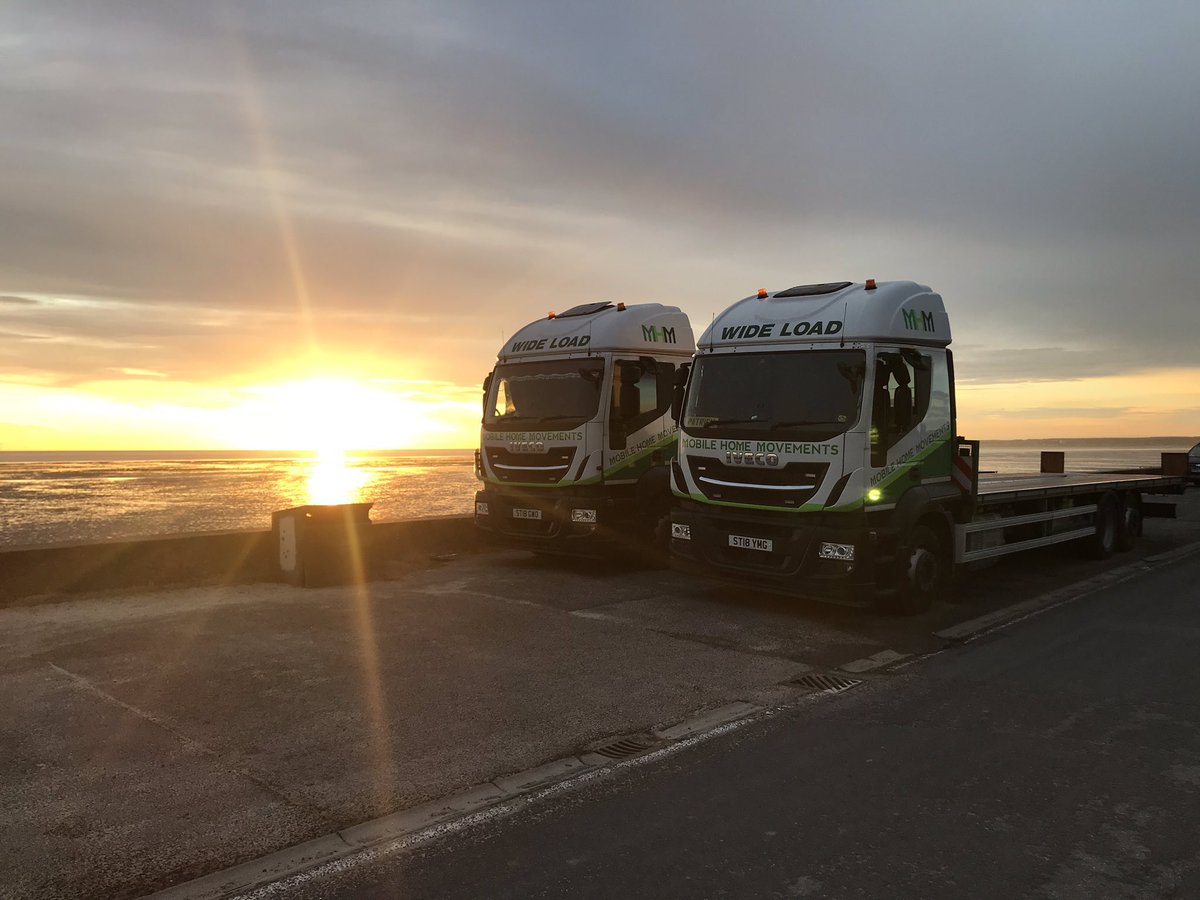 ModularMovement's tweet image. Lighter mornings and lighter nights loading... 🌞🌞
#abnormalloads #modular #transport #specialisttransport #rigid #artic #wideloads #trucks #logistics #freight #trucking #trucksofinstagram #heavyhaulage #truckerlifestyle #transportsolutions #transportphotography