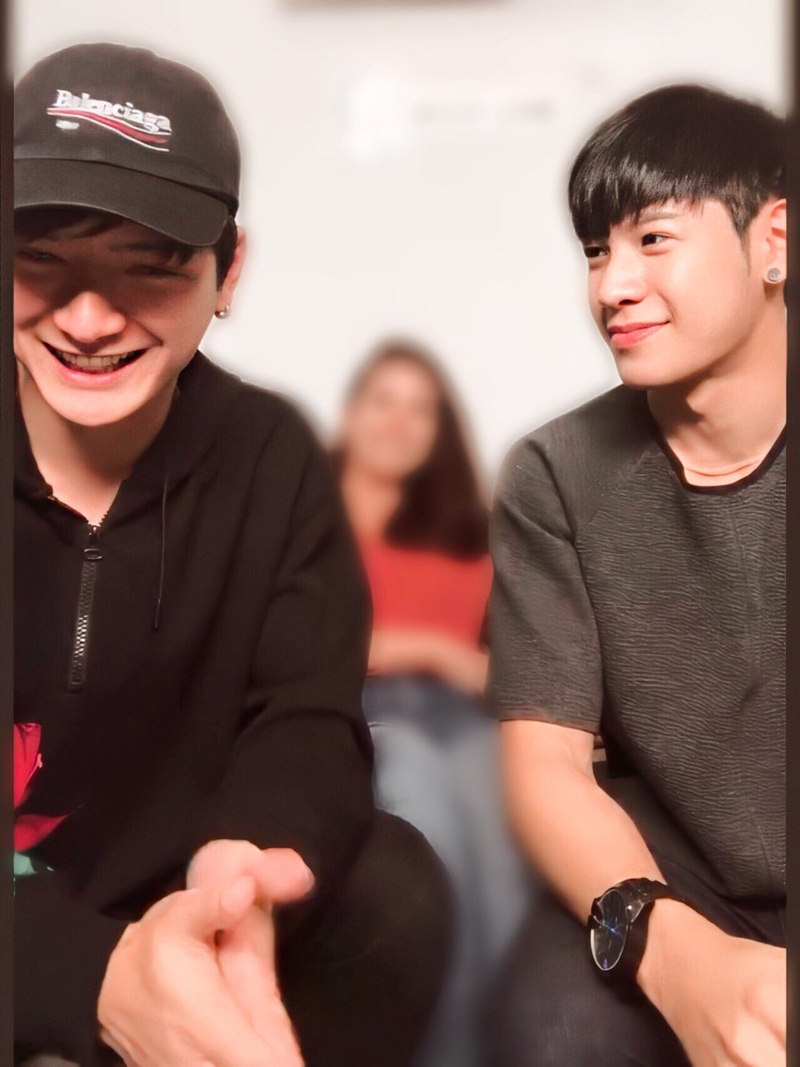 piiggyjj's tweet photo. ยอมปะละ ต้องยอมเขานะ 😌😶
#ใช้สายตาเยอะไป https://t.co/ldVIaH1DJ6
