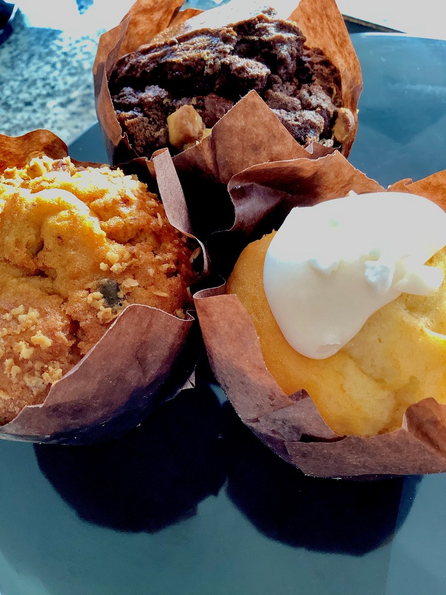 CourtyardKeele's tweet photo. Who is in need of a mid - week pick me up? We have plenty of sweet treats for you, which would be your go to muffin, Double Chocolate, Carrot Cake or Lemon Meringue?
#decisionsdecisons #sweettreats #humpday https://t.co/OJEycxHwK9
