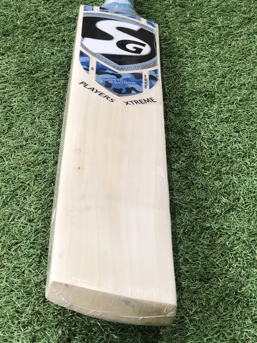 Allthegear99's tweet photo. SG Players Xtreme #Cricket #Bat

Made from English willow.
With a full profile and a massive sweet spot due to the minimal concaving.

Weight: 2lb 9oz
Edges: 38mm
Grains: 7

Price: 
£149.99 + shipping

#believebecome #sg #tcs #bestbats #pingkings https://t.co/0KA1kS2WMh