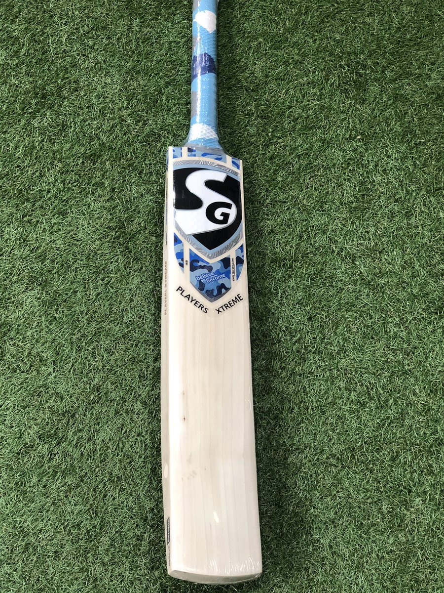 Allthegear99's tweet photo. SG Players Xtreme #Cricket #Bat

Made from English willow.
With a full profile and a massive sweet spot due to the minimal concaving.

Weight: 2lb 9oz
Edges: 38mm
Grains: 7

Price: 
£149.99 + shipping

#believebecome #sg #tcs #bestbats #pingkings https://t.co/0KA1kS2WMh