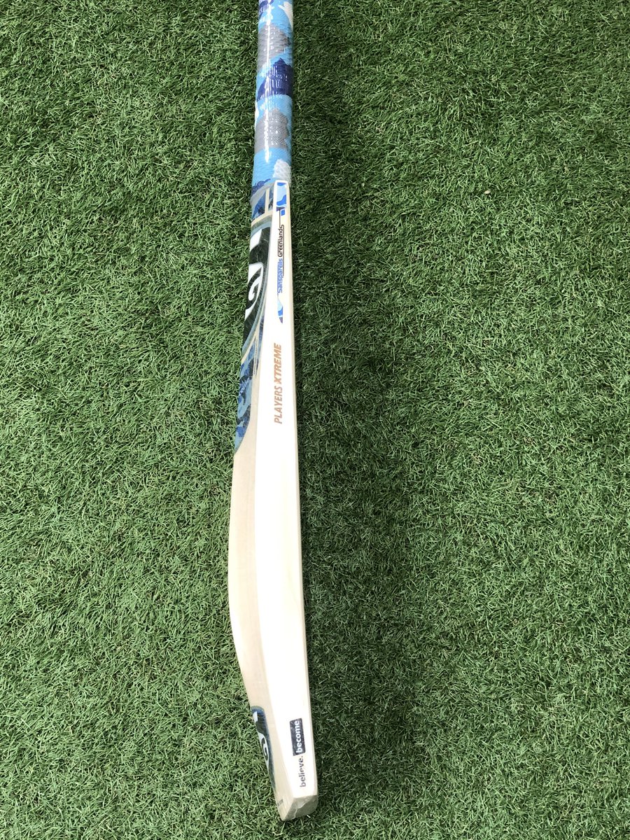 Allthegear99's tweet photo. SG Players Xtreme #Cricket #Bat

Made from English willow.
With a full profile and a massive sweet spot due to the minimal concaving.

Weight: 2lb 9oz
Edges: 38mm
Grains: 7

Price: 
£149.99 + shipping

#believebecome #sg #tcs #bestbats #pingkings https://t.co/0KA1kS2WMh