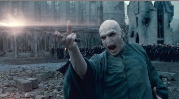 Birisi Harry potter çocuk kitabı demiştir

O sırada ben: