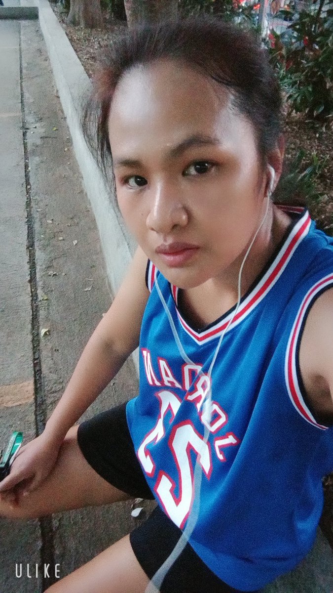 SupareeAnanda's tweet photo. ใส่เสื้อร้านนี้แล้ววิ่งได้สบายๆเลยสนใจติดต่อแอดปอยแอดพิมพ์แอดบีนะค่ะเหมาะสำหรับการออกกำลังกายจริงๆๆ https://t.co/w6WThcMyL0
