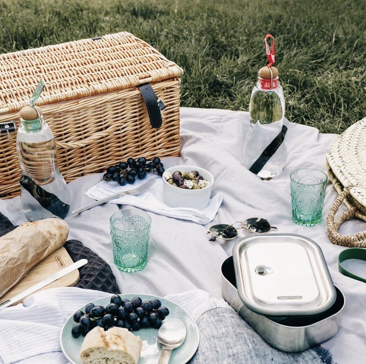 We are counting down the days until we can finally meet with family and friends again. For this very special occasion, we rounded up some of our best food and drink storage essentials to accompany you on your outdoor Spring adventures > bit.ly/3cerApt