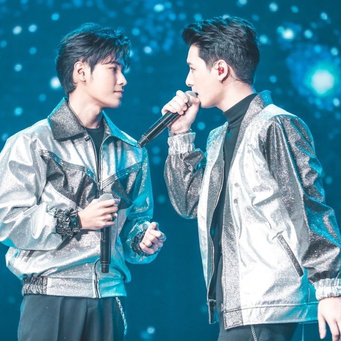 PSKS0708's tweet photo. เราจะไม่มีทางพูดเด็ดขาดว่า......... 

"มีแต่คนเป็นแฟนกันเท่านั้นจะมองกันด้วยสายตาหวานเยิ้มแบบนี้"

จะไม่พู๊ดดดดด!!!!!!
#ใช้สายตาเยอะไป https://t.co/hCpnNLkCuL