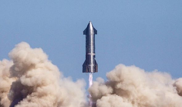 SpaceX skickar regelbundet upp Starshipraketer för test. De flesta klarar start & landning utan explosion. Skulle man inte kunna skicka med en flat earther i varje uppskjutning? Med en glugg att kika ut genom och se att jorden är rund. Oavsett utgång är det en win, tänker jag🤔