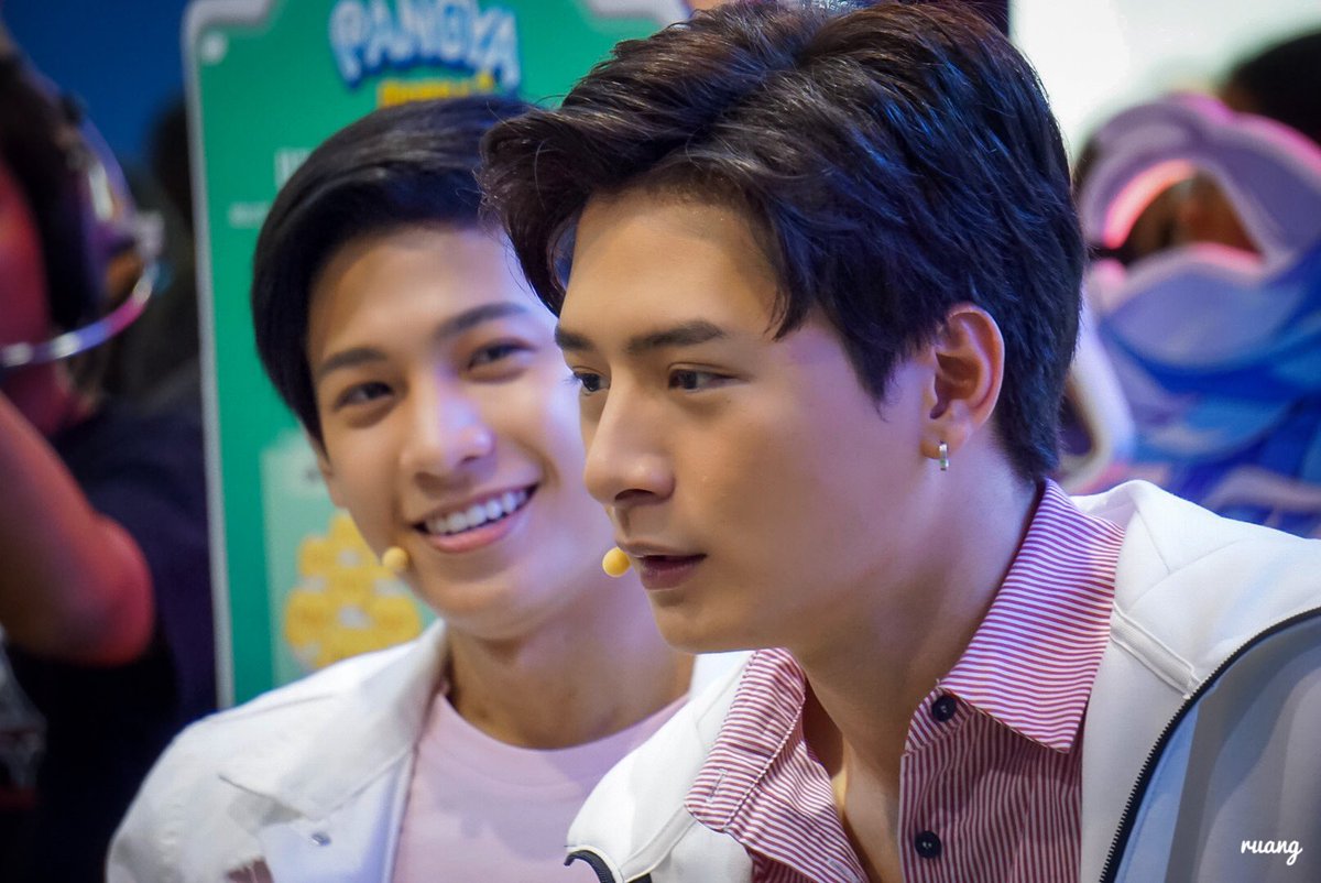 Ruang137's tweet photo. ใช้ (สายตามอง) มานานแล้วด้วย  #ใช้สายตาเยอะไป https://t.co/e8YaGQeFaw