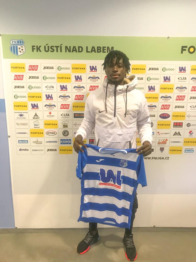 ActivityChamber's tweet image. It took years and up and downs ..

However, I am glad to be part of the team process to get @Ikugar off a start in his pro career @FkUsti

The hard working, strong mentality, big shooting Big Number 9 is expected paint the CZ league with Goals.

Proud of you ... Ikugar