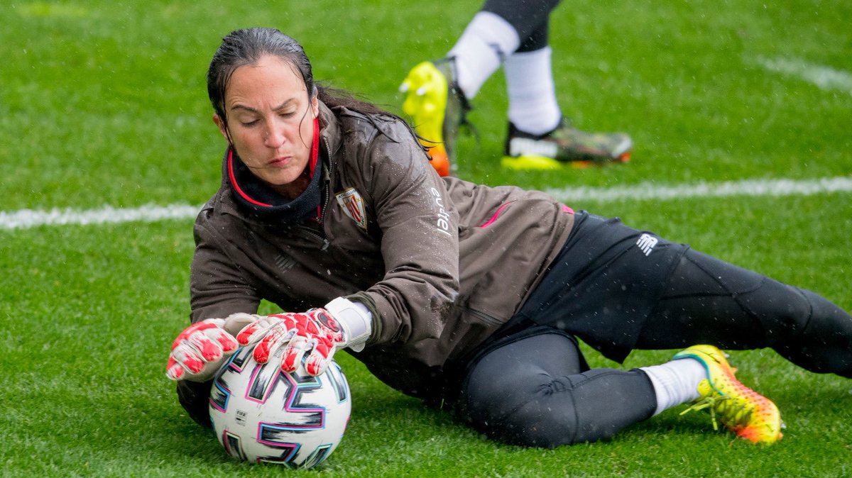 RG_Spain's tweet photo. #AndereLeguina @grasshopper13 Portera del @athleticclubfem con nuestros #Samurai ! 

Pide los tuyos aquí o en https://t.co/ho7nVRCkDK ! 

#TeamRG
#Borntoneakeeper
#Samurai 
#Guantesdeporteros
#FutbolFemenino https://t.co/GCTN5i9oQa