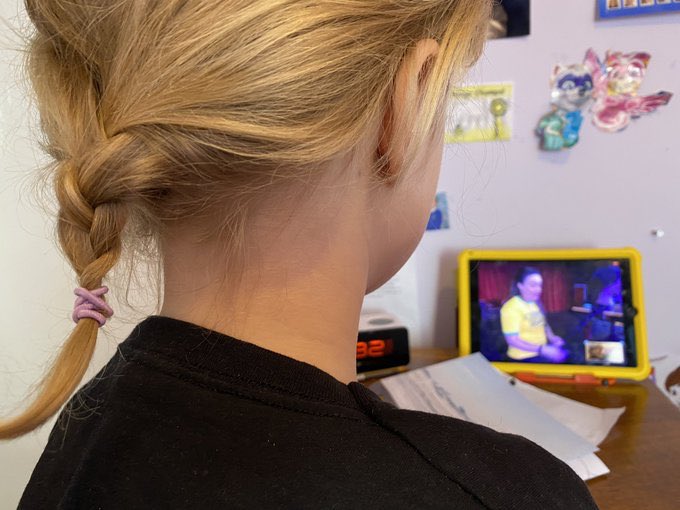 LeedsDads's tweet photo. Calling out Dads with long-haired kids!
Leeds Dads is live-streaming 3 FREE @boomchikkaboom hair tutorials. 

Learn to comb, style and even handle nits!

Join in Sat 27 March 1000.
Book now to get a free Tangle Teazer!
Mannequin hair dolls available too!

https://t.co/WfeUwZ83rU https://t.co/FSpQkZZJmM