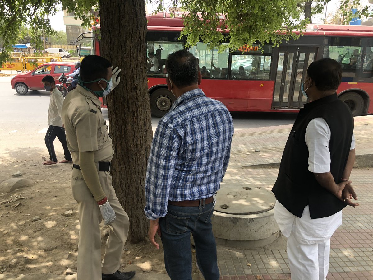 dashmeetchadha's tweet photo. Kindly sensitize your officers to be courteous and respectful. 
These guidelines are meant to be followed by all including your  officers. Please spare the people from this feudal “Babu” culture, at least during the pandemic. https://t.co/DyApH4r0Eg