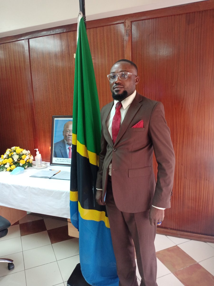 directiondecom1's tweet photo. Hongera kwa mweshimiwa @MialanoDr kwakuwakilisha chama cha wanamapinduzi @ANAPADE1 @PAnapade Na sisi twatowa pole kwa msiba uliopata Ndugu zetu watanzania @IkuluTanzania @ikulumawasliano @ikuluzanzibar @foreigntanzania @ALPHONCEDI @SuluhuSamia https://t.co/ylr5hHoEQl