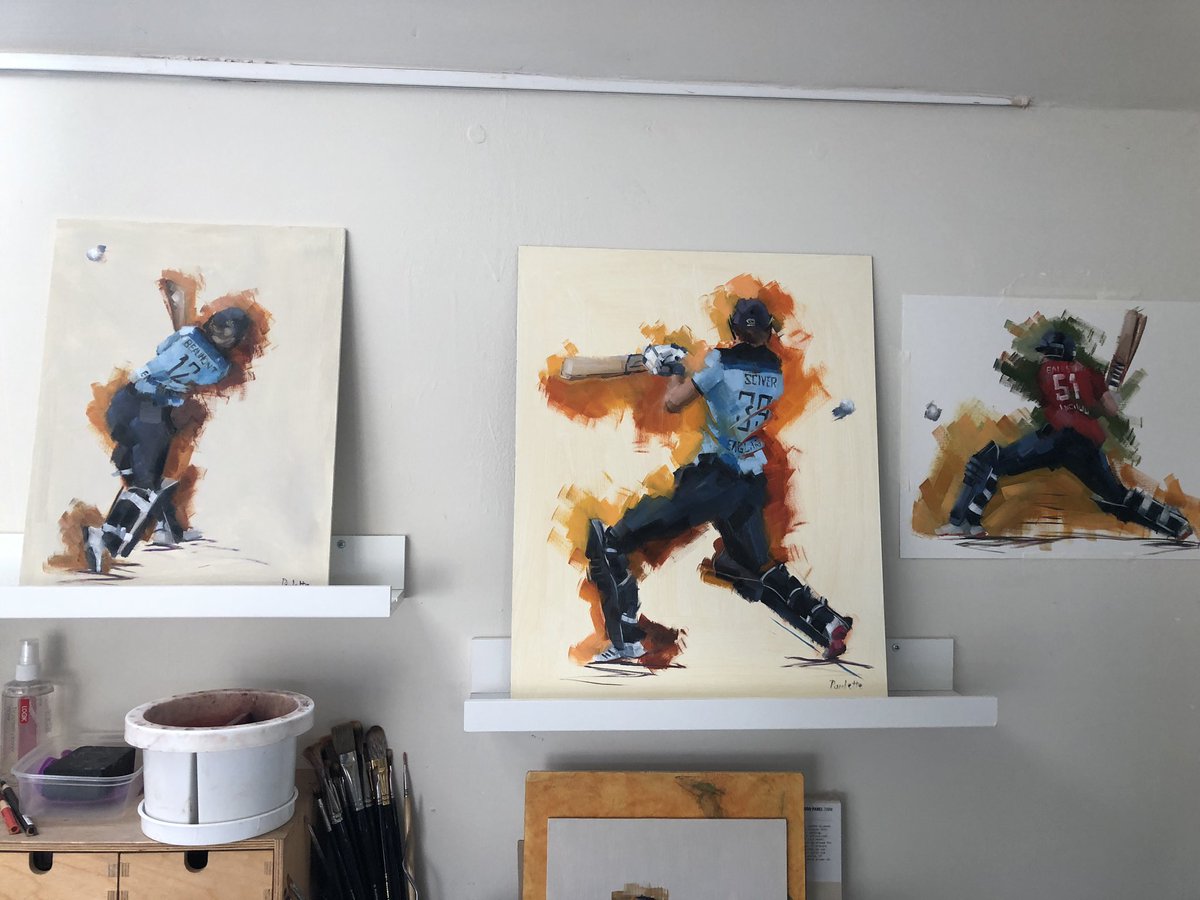 Current drying wall. Tbf the one in the left is dry but the one in the middle is taking an age. A tiny bit of white paint on the glove and ball are still wet grrr 

#WaitingForPaintToDry