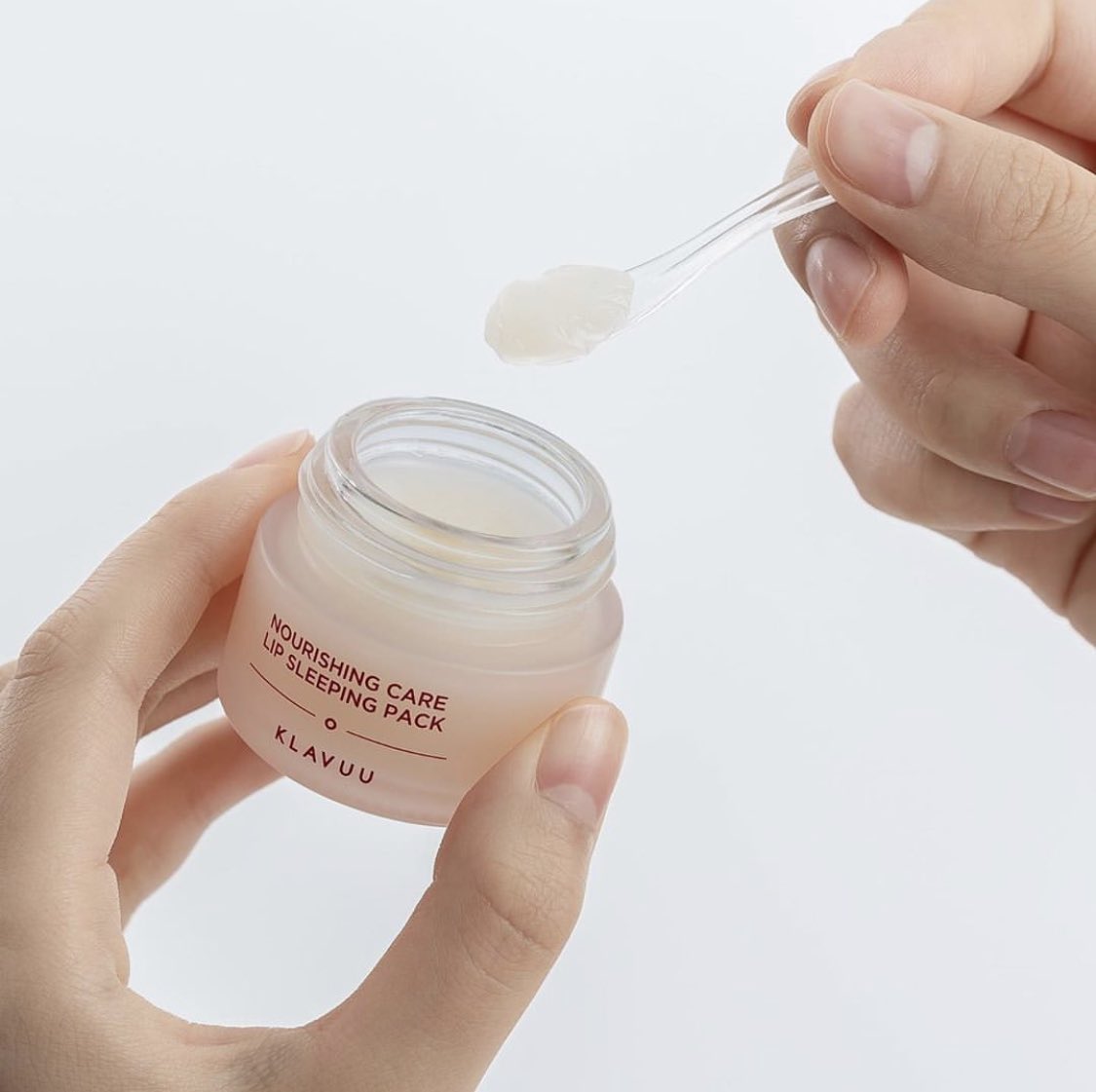 BYeonshop's tweet photo. KLAVUU Nourishing care lip sleeping pack🌷✨
-บำรุงริมฝีปากให้เนียนนุ่ม,ชมพูระเรื่อ
-ส่วนประกอบจากธรรมชาติ
-กลิ่นวานิลลา
-เนื้อสัมผัสไม่หนัก/หนึบ
-ทาได้ทั้งเช้า,ก่อนนอน
-20 g.
🏷️220฿
🚚reg30/ems50
✅ว่าง 7 กป
#ลิปมาส์ก #ลิปบาล์ม #klavuu #howtoperfect #lipsleepingpack #lipsmask https://t.co/NOlanCRqim