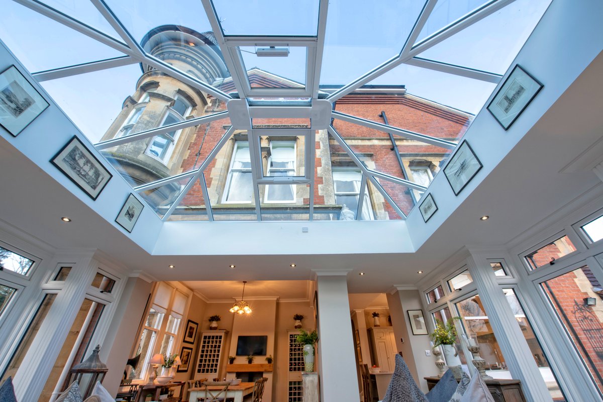 prefixsystems's tweet photo. WOW! How stunning is this Orangery installation by our customer @omega_windows🤩 Complete with lantern roof from us and @iX250 versatile aluminium deck system. 

#orangery #lantern #desksystem #aluminium https://t.co/UQL2sl2Kco