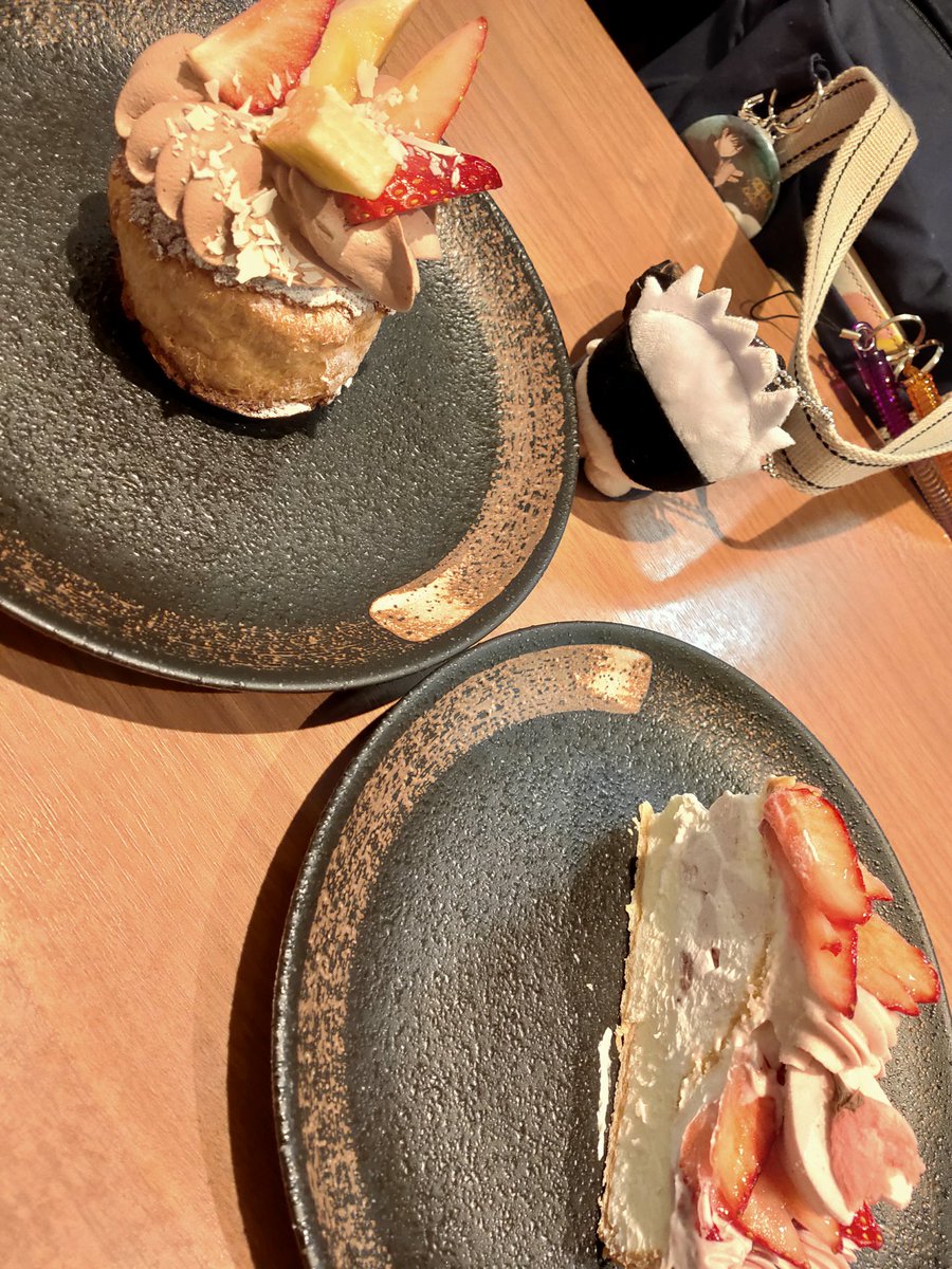 すずめඊ 白い恋人パークにもいったよ 建物可愛い